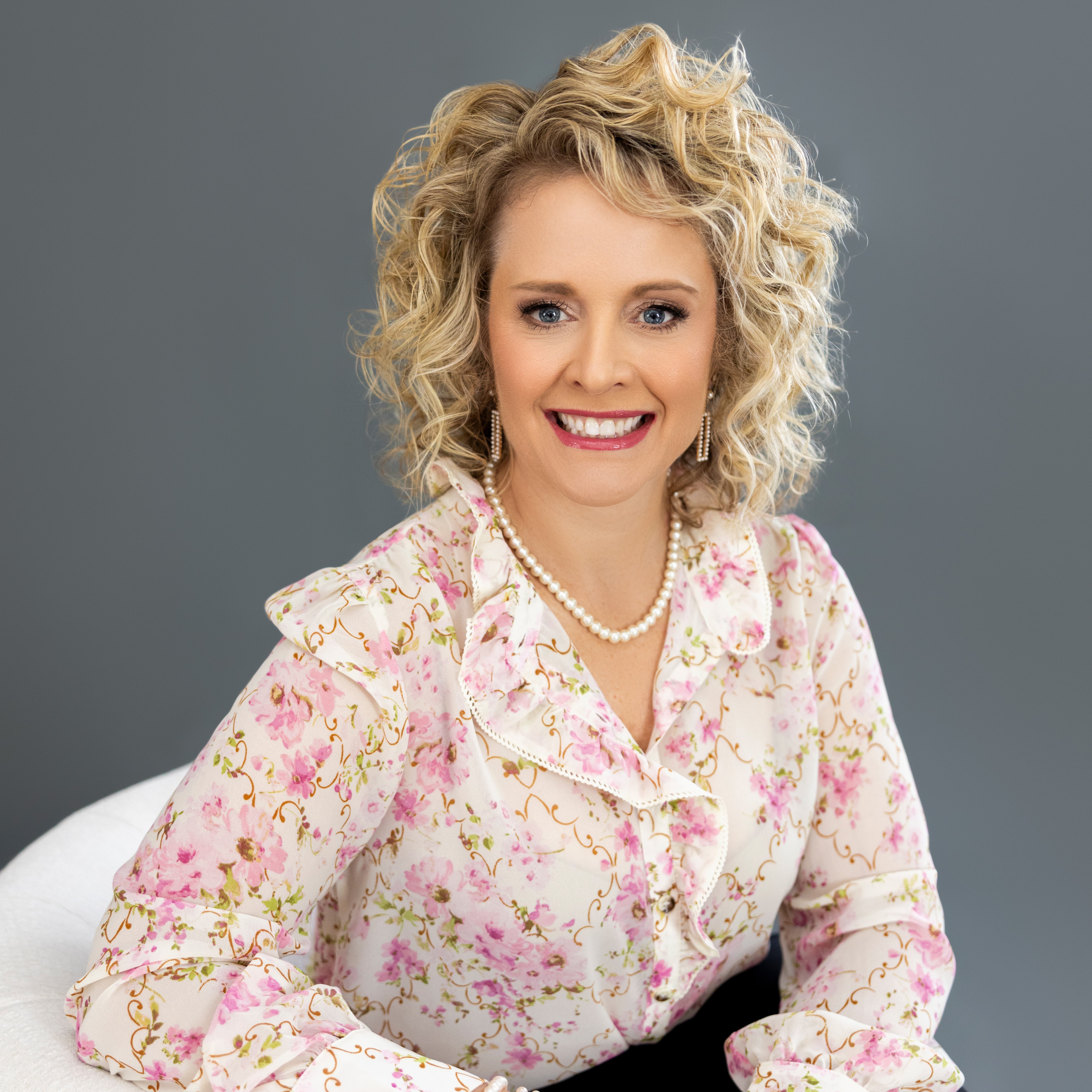 Shar Hermanson headshot